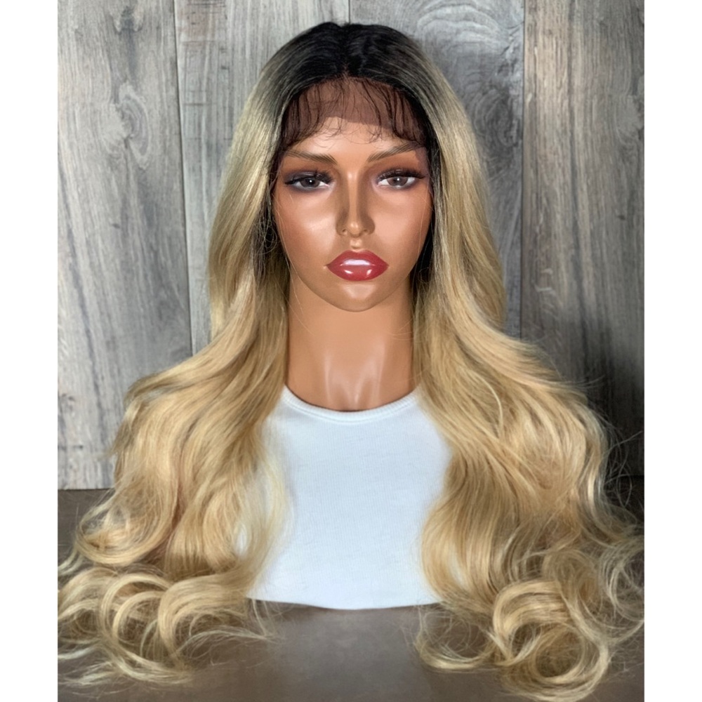 Ombre Blonde Bodywave Lace Front Wig - Picture 3 of 8